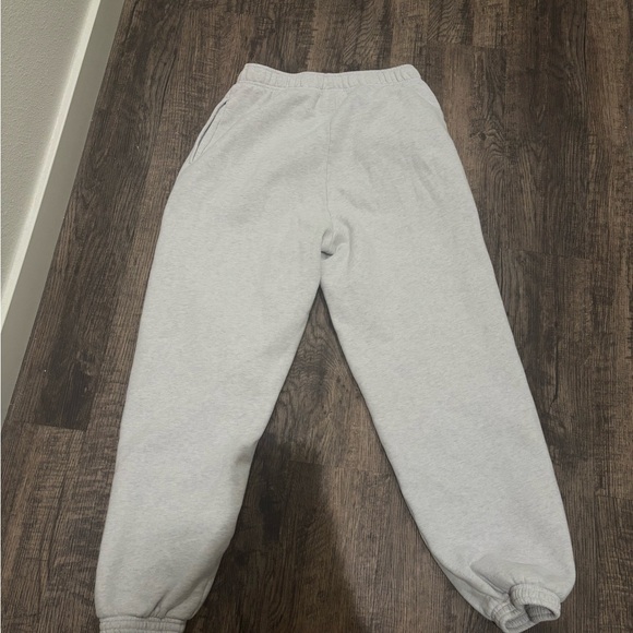 aritzia tna jogger sweatpants in heather cloud white - Picture 3 of 7